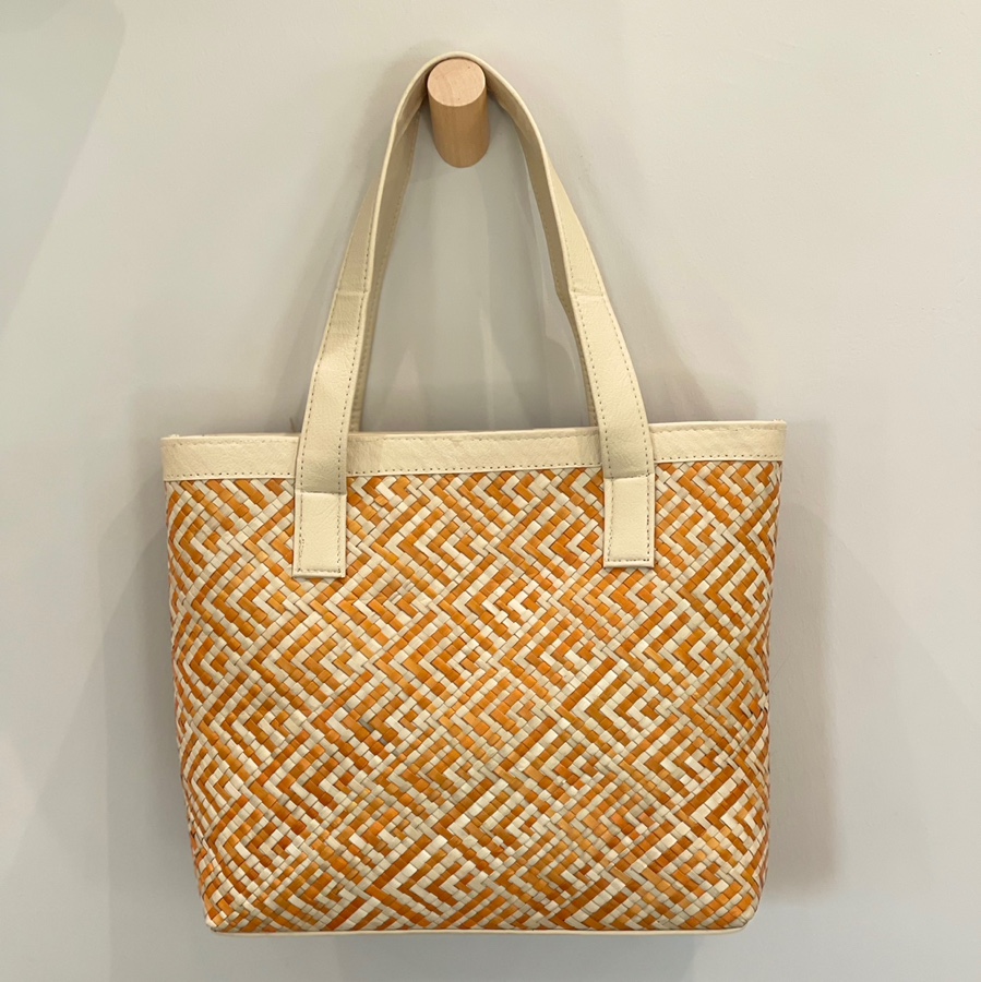 Embun Embun Handwoven Mengkuang Bag Medium Tote