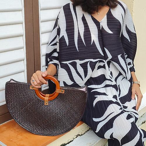 Handwoven Mengkuang Bag Halfmoon with Wooden Handle 